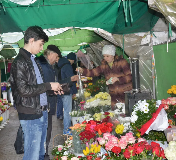 Як у Луцьку на 8 Березня  ціни на квіти «розцвітали»