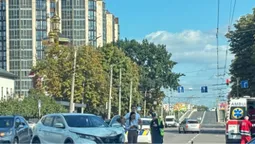 Мотоцикліст – у лікарні: деталі аварії у Луцьку на Рівненській (фото)