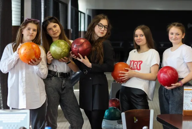 Вигідний та комфортний боулінг в George’s Club у Луцьку*