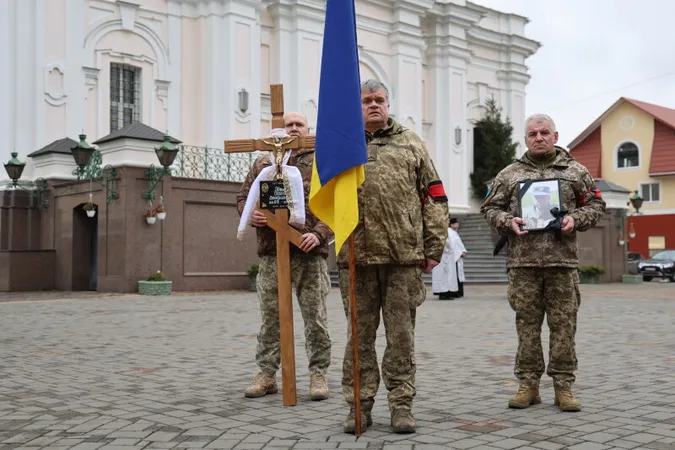 У Луцьку в останню дорогу провели захисника Сергія Ткача