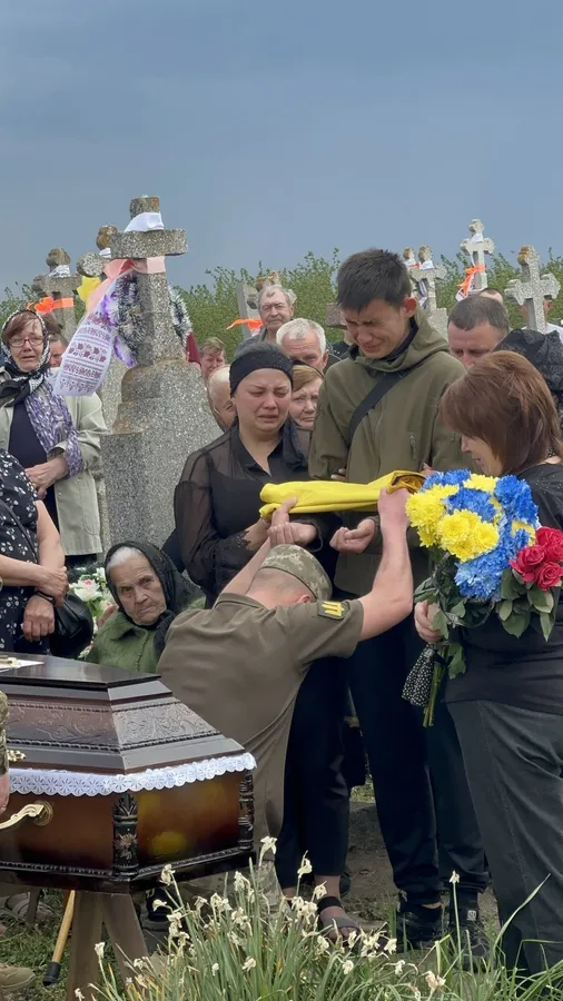 Загинув на Харківщині: на Волині попрощалися з воїном Андрієм Вересом (фото)