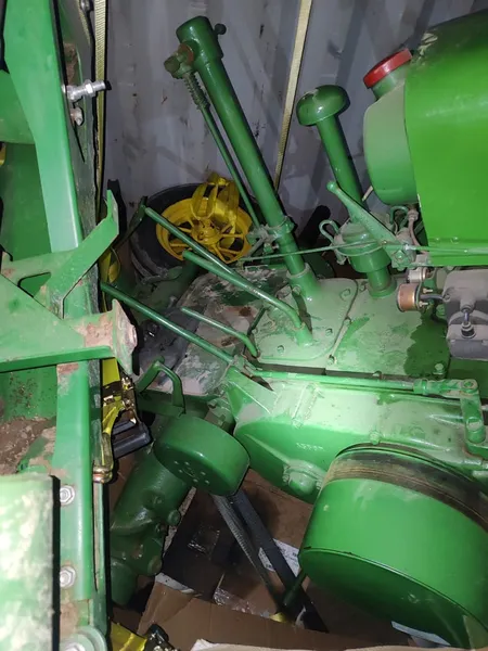 Через «Ягодин» хотіли провезти раритетний трактор John Deere 1938 року (фото)