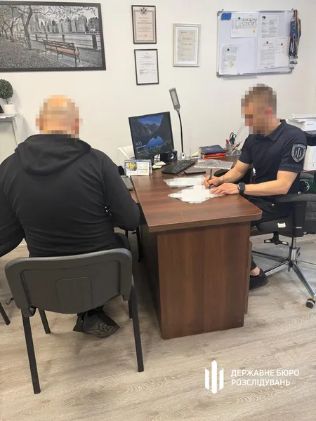 «Романтичний» працівник Рівненського СІЗО постачав наркотики арештантці за інтимні фото