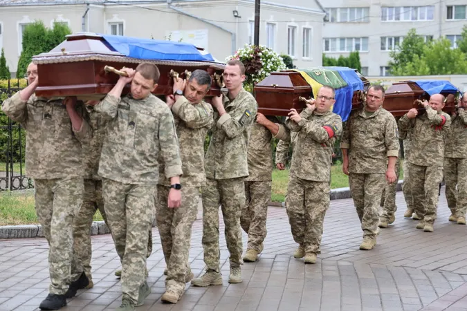 Небо плакало: у Луцьку відбулося прощання з трьома Героями Євгенієм Садовським, Олегом Чернюком та Олександром Смалюхом