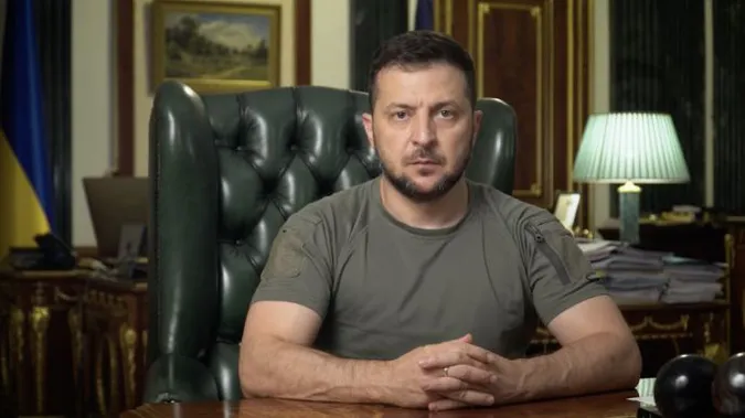 Зеленський пояснив, чому влада не попередила українців про вторгнення росії
