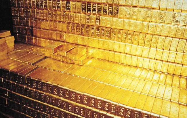 НБУ підвищив курс золота до 291,97 тисяч гривень за 10 унцій