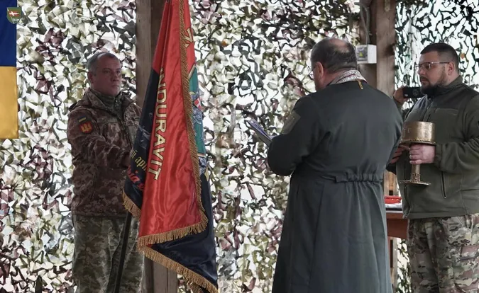 Супроводжуватиме у переможній боротьбі: артилеристи Князівської бригади отримали мотиваційний прапор (фото)