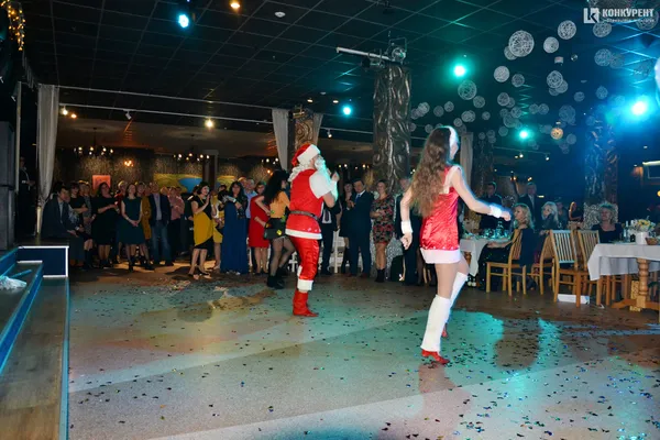 Яскраво та гучно: як викладачі ЛНТУ святкували корпоратив (фото)