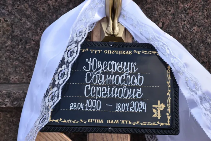 У Луцьку попрощалися з Героєм Святославом Юзефчуком (фото)