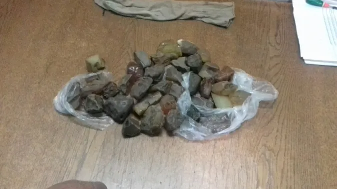 Через «Ягодин» не пропустили 1 кілограм бурштину
