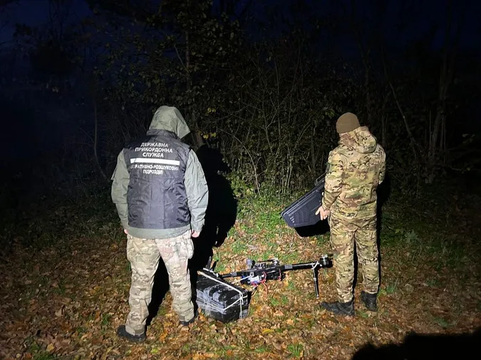На Волині прикордонники приземлили квадрокоптер контрабандистів (фото)