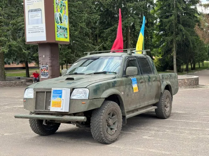 У Рожищі збирають гроші на ремонт автомобілів із зони бойових дій (фото)