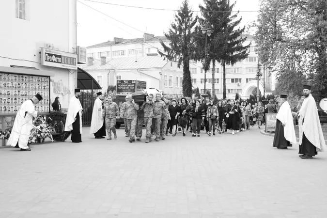У Луцьку попрощалися із загиблим на Сумщині 21-річним Максимом Базиляном