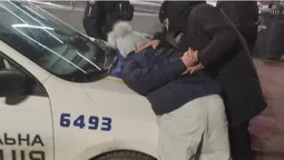 Затримали людей, які закидали гранатами приміщення суду в Любомлі (фото, відео)