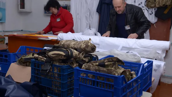 Вчителі із села на Волині шиють військову амуніцію (фото, відео)