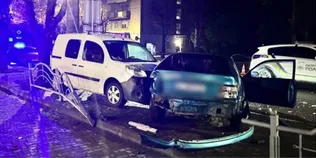 Протаранив паркан, вилетів на «зустрічку» та врізався в авто: у Луцьку 20-річний п'яний водій вчинив ДТП