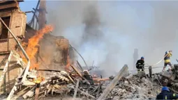 На Луганщині росіяни скинули авіабомбу на школу, де ховалось близько 90 людей  (фото)