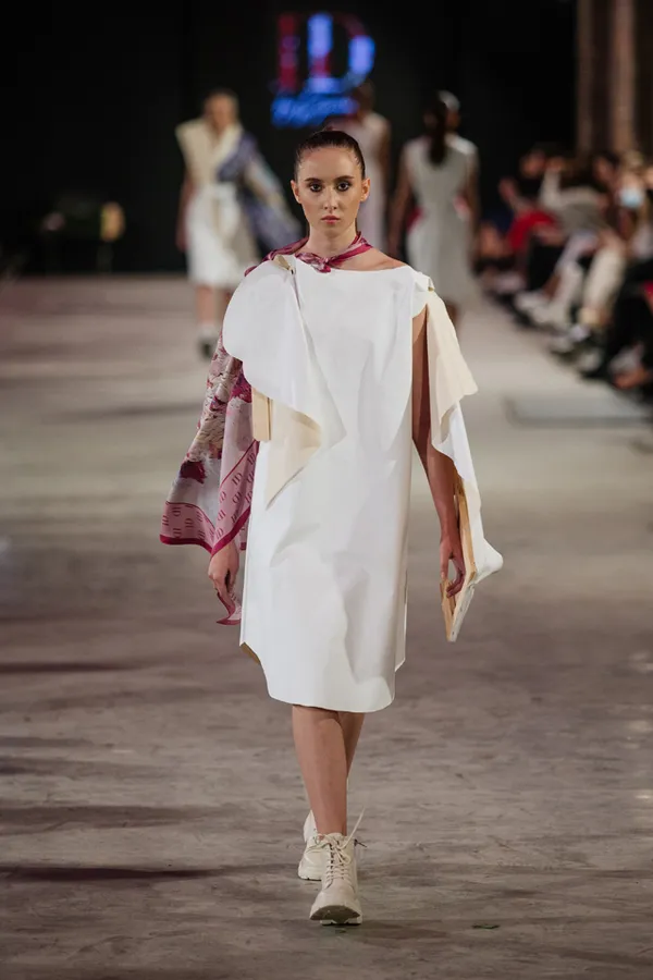 Луцька дизайнерка презентувала на Lviv Fashion Week свої сукні й хустки (фото)