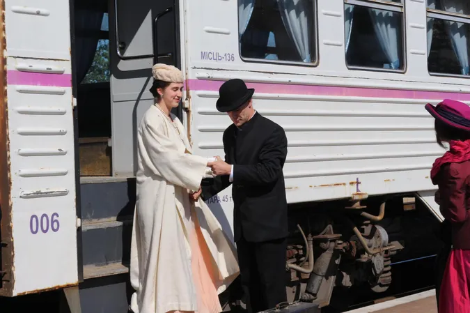 Потяг «Ківерці-Коломия» зустріли театралізованим дійством (фото)