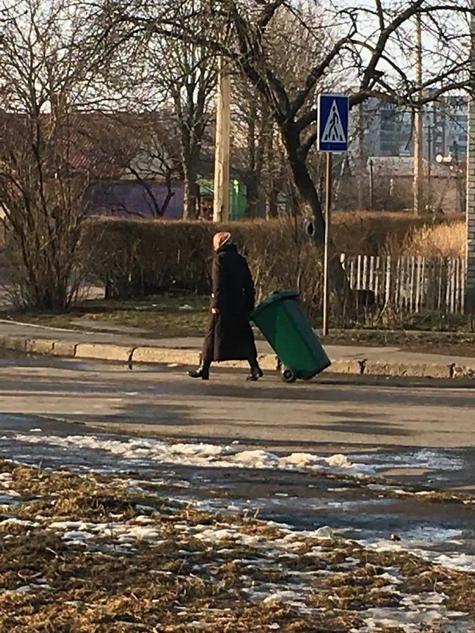 Район Балки забезпечили індивідуальними контейнерами для сміття (фото)