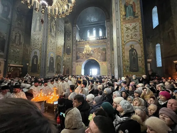 Епіфаній очолив першу службу у Свято-Успенському соборі Володимира після передачі в ПЦУ (фото)