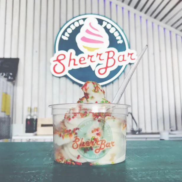 Sherr Bar у «Промені» здивує йогуртованим морозивом (фото)*