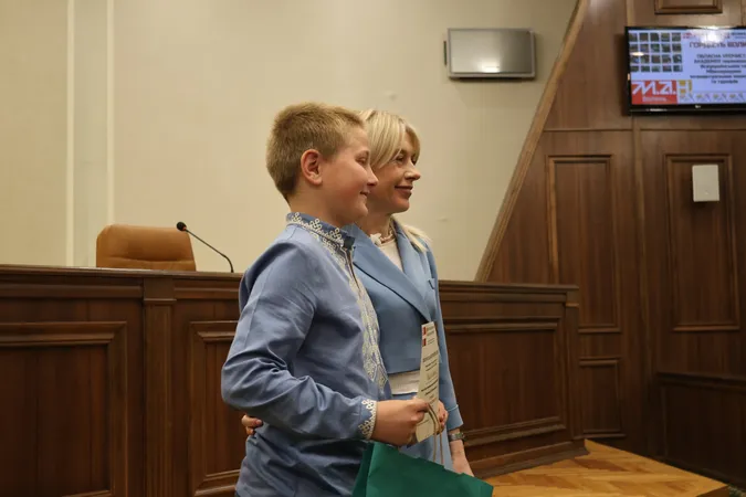 Гордість Волині: у Луцьку відзначили юних інтелектуалів та їхніх наставників (фото)