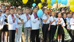 День знань без чиновників: що думають лучани (фото)