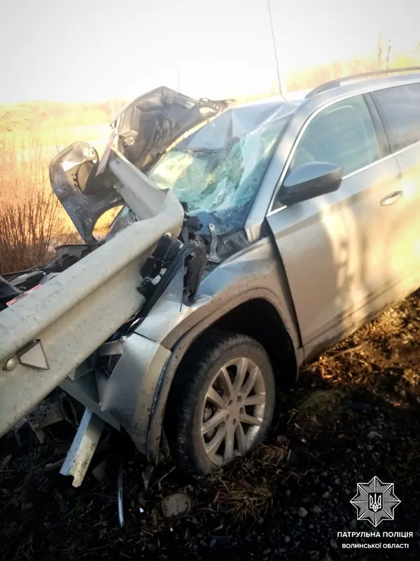 На Волині п'яний на «шкоді» протаранив відбійник (фото,відео)
