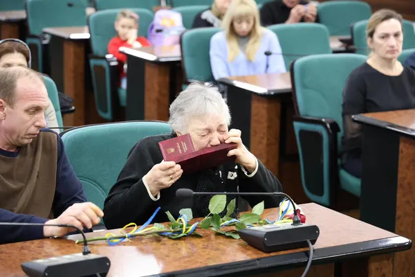 У Луцьку родинам загиблих військовослужбовців вручили нагороди  «За мужність» (фото)