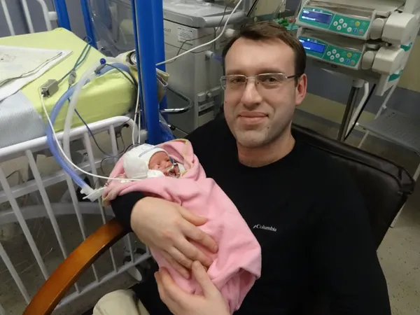 Мама по вайберу, або Щасливий лучанин, який сам виховує дітей
