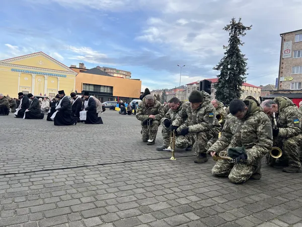 Пів року вважався зниклим: Ковель попрощався з полеглим захисником Юрієм Данилюком (фото)
