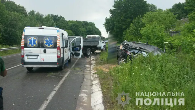На Рівненщині в ДТП потрапила сім'я з Луцька: загинула дитина (відео)