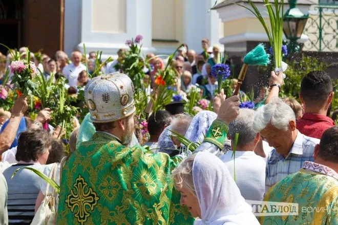Як лучани на Трійцю освячували лепеху (фото)