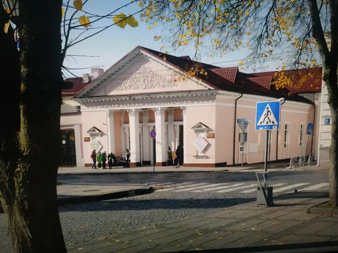 «Теплі» світлини: який він жовтогарячий осінній Луцьк
