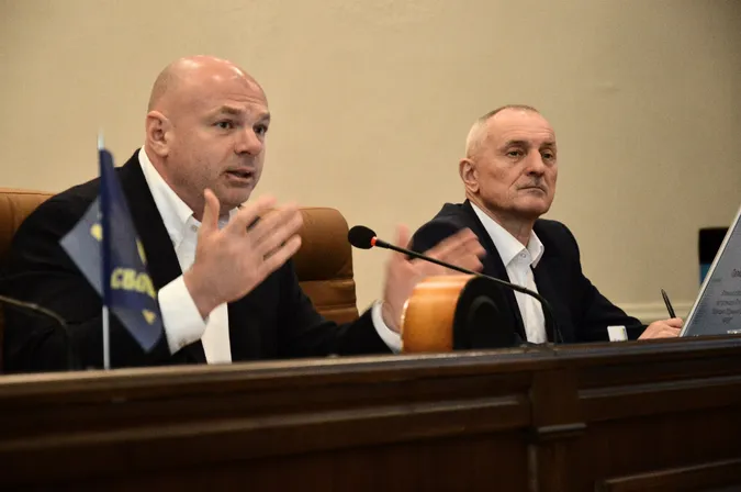 Як новий губернатор мовчав на сесії Волиньради (фоторепортаж)