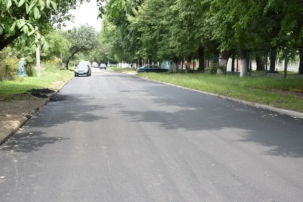 Якими стали луцькі двори після ремонту (фото)