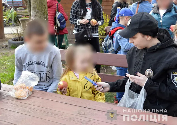 У Луцьку патрульні провели екскурсію для вимушених переселенців (фото)