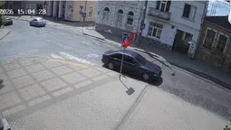 У центрі Луцька водій BMW виїхав на зустрічну смугу на односторонній дорозі (відео)