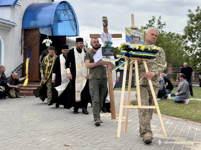 Боронив Україну понад чотири роки: на Волині попрощалися з воїном Сергієм Запорожцем (фото)
