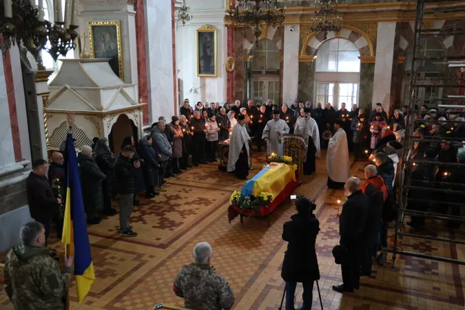 У Луцьку в останню дорогу провели захисника Сергія Ткача