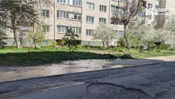 Одну з вулиць Луцька затоплює – вода б'є з-під землі: що коїться