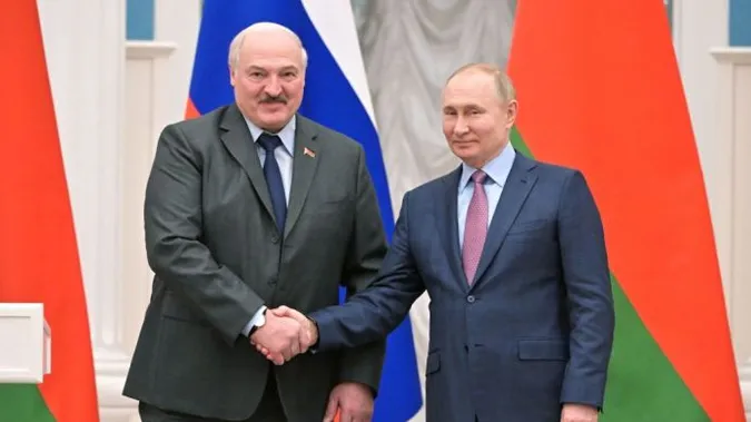 Білоруський диктатор Лукашенко вперше визнав участь Білорусі у війні