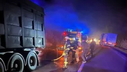 У Нововолинську серед дороги зайнялась вантажівка (фото)
