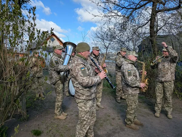 Назавжди 50: на Волині попрощалися із загиблим воїном Володимиром Омельчуком (фото)