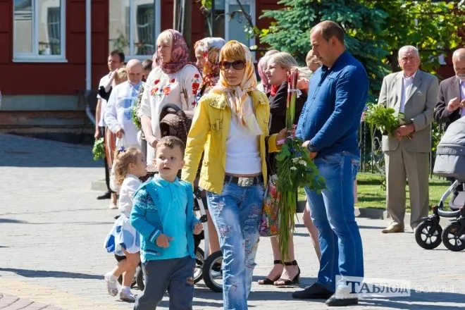 Як лучани на Трійцю освячували лепеху (фото)