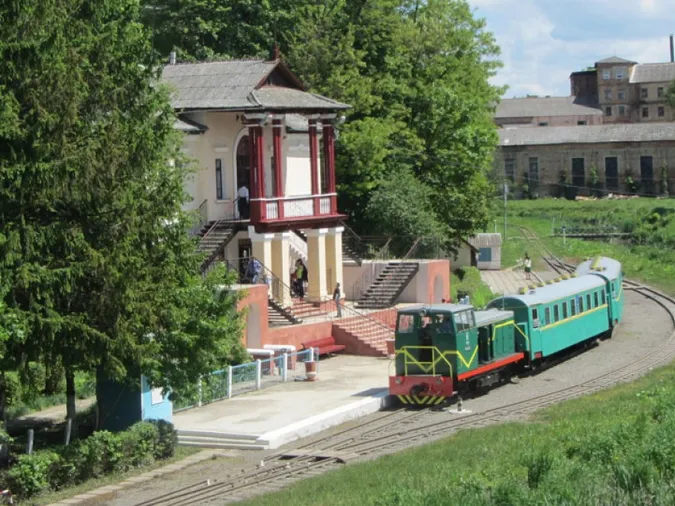 У Луцьку відкрили дитячу залізницю 