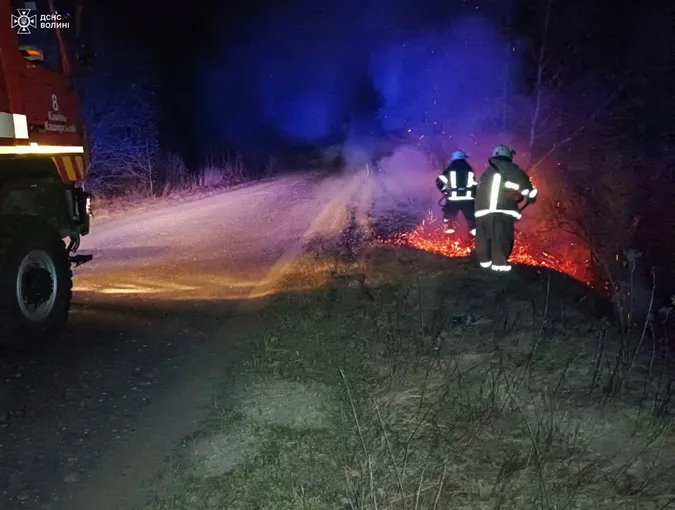 Стовпи вогню – гігантські: Волинь охопили масові пожежі (фото)