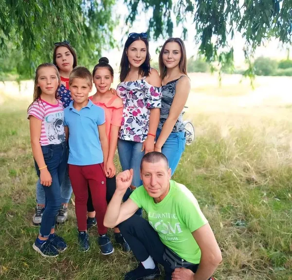 Волинянка взяла під опіку шістьох дітей зниклого безвісти зятя (відео)