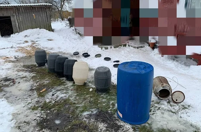 Самогонні рейди продовжуються: на Волині знищили 600 л закваски (фото)